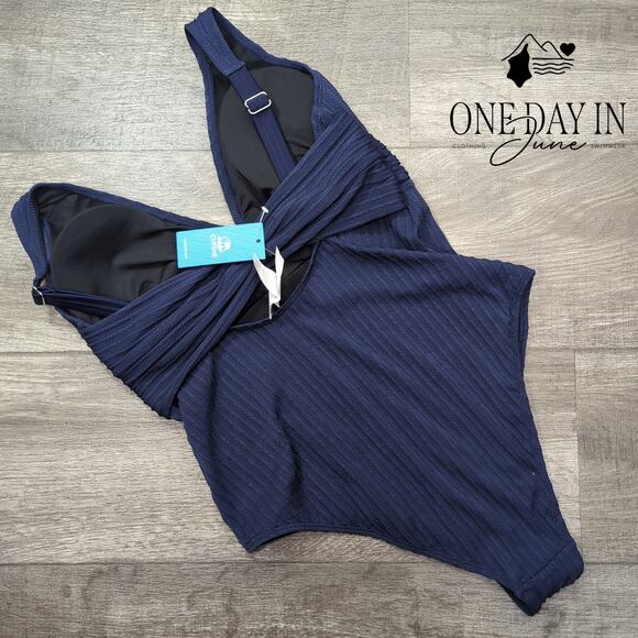 Cupshe V Front Textured One Piece Swimsuit Size L - Picture 5 of 5